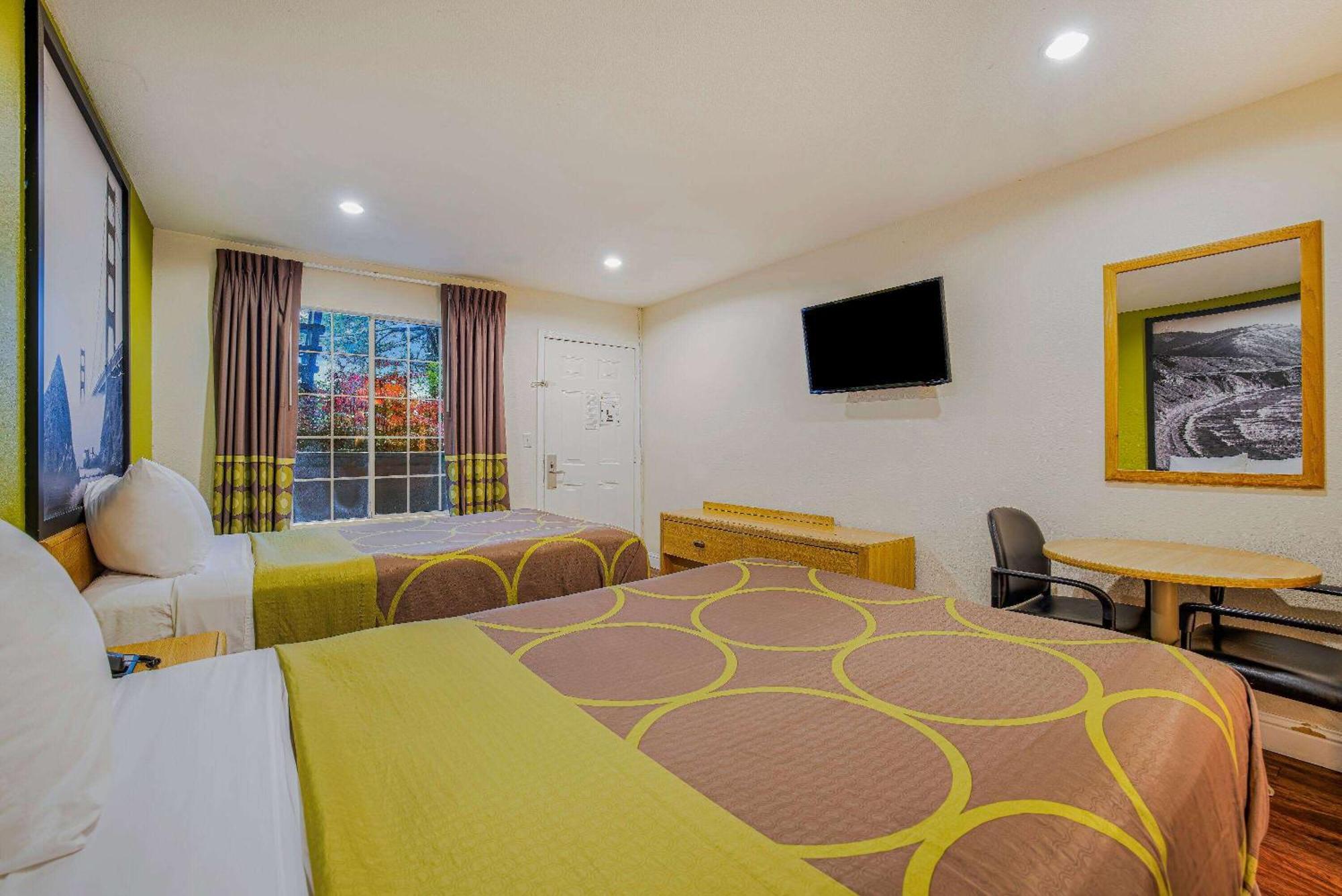 Hotel Super 8 By Wyndham Auburn Exterior foto